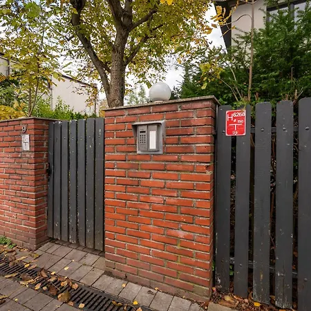 아파트 Urban Serenity #11 By Bookinghost *