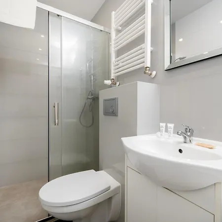 Urban Serenity #11 By Bookinghost