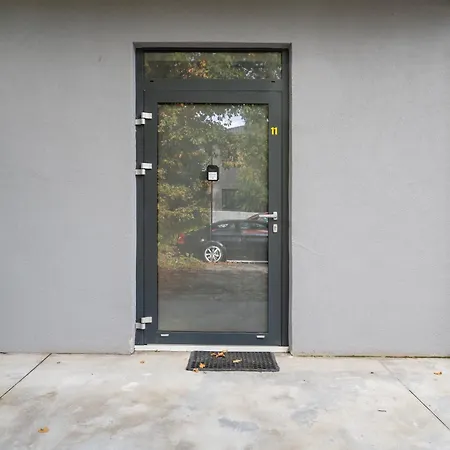 아파트 Urban Serenity #11 By Bookinghost