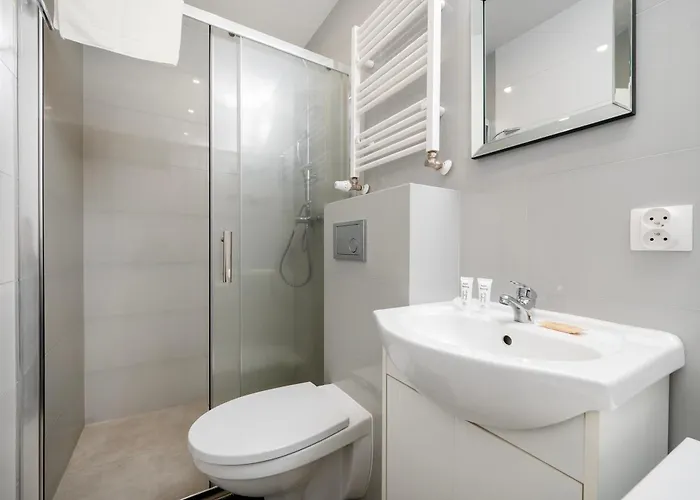 Urban Serenity #11 By Bookinghost