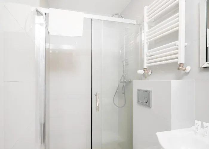 Urban Serenity #11 By Bookinghost Łódź